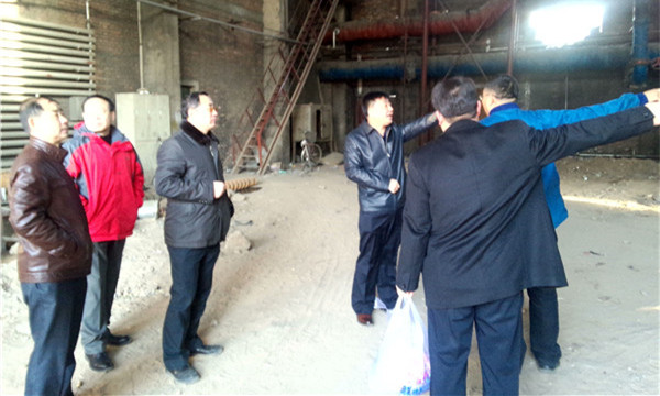 亲切慰问了坚守在供热岗位的员工