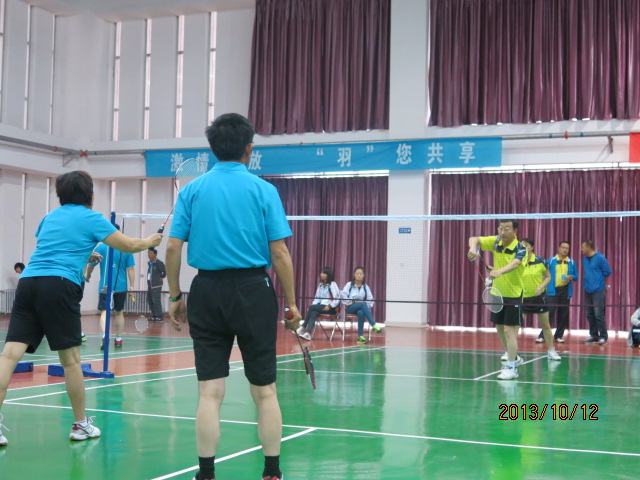 LETOU官网在自治区首届高校教职工羽毛球比赛中取得优异成绩