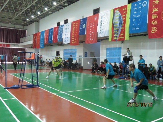 LETOU官网在自治区首届高校教职工羽毛球比赛中取得优异成绩